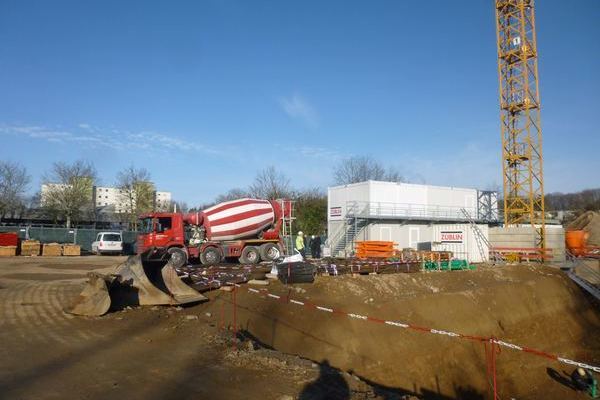 Betonmischer auf Baufeld