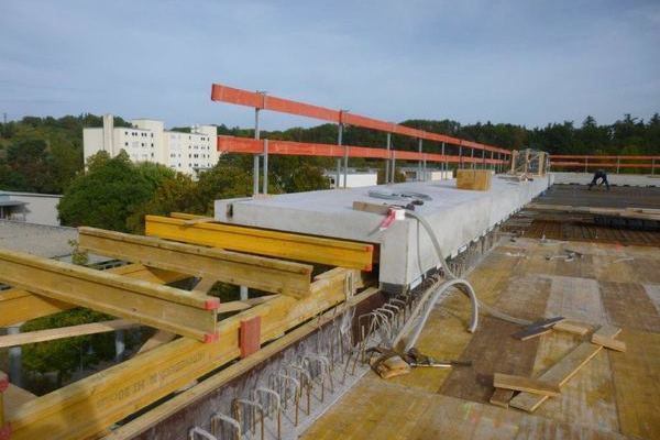 Ansicht Fertigteile Dach�berstand im Rohbau