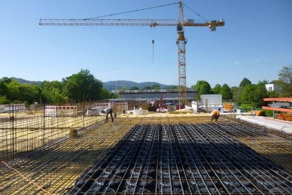 Decke �ber EG mit Stahlbewehrung und eingebauten Hohlk�rpern